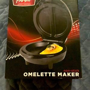 New omelette maker in box